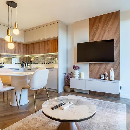 P R A T U M Pink&blue - 22 Elegance Z Widokiem Na Jezioro Apartment