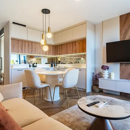 P R A T U M Pink&blue Elegance Z Widokiem Na Jezioro 아파트