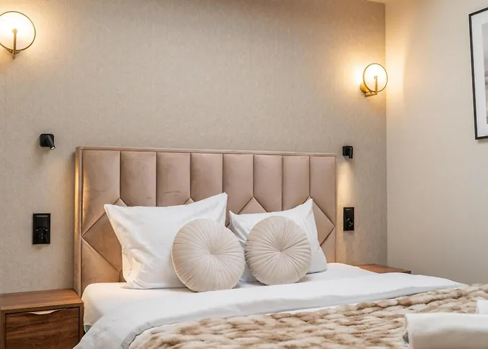 P R A T U M Pink&blue Elegance Z Widokiem Na Jezioro